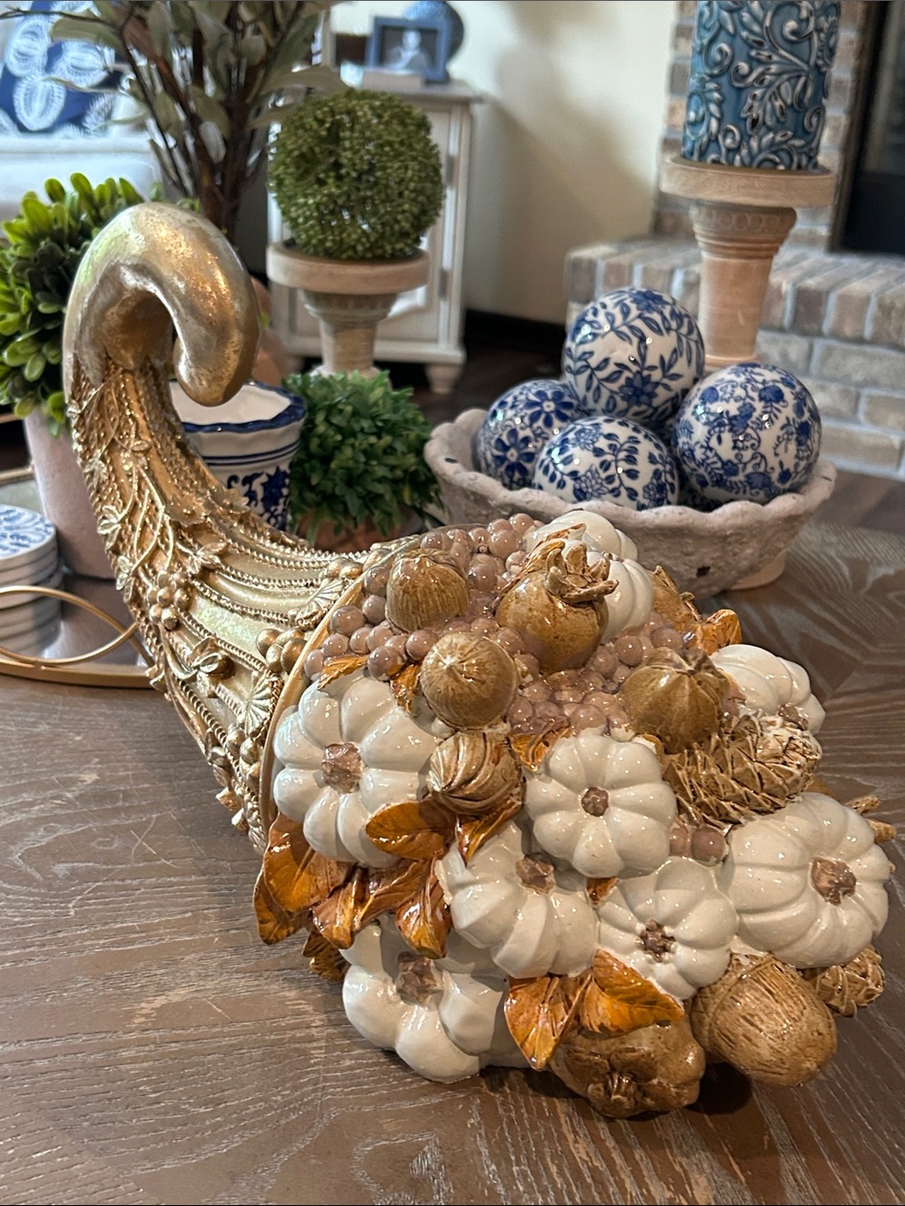 NEW! Vintage Inspired Gold & Cream Fall Harvest Pumpkin Cornucopia Centerpiece - Picture 9 of 10